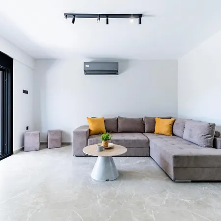 Diomedes Complex شقة نيا سكيوني