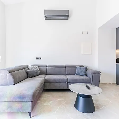 شقة Diomedes Complex نيا سكيوني