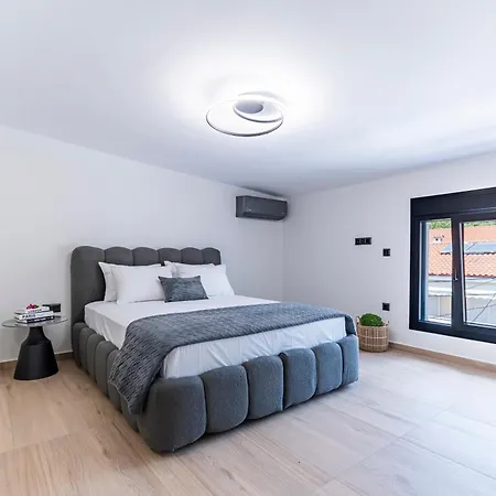 Diomedes Complex شقة نيا سكيوني